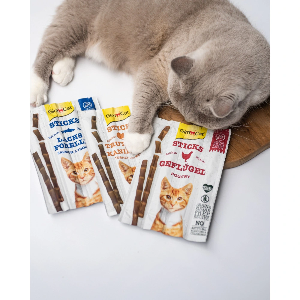 Ласощі GimCat для котів палички з лососем та фореллю 4 шт по 5 г