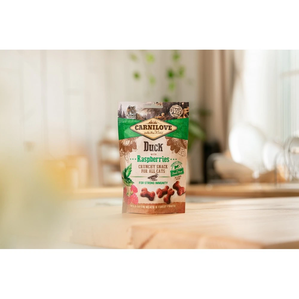 Ласощі Carnilove Cat Crunchy Snack Duck with Raspberries для котів для міцного імунітету з качкою та малиною 50 г