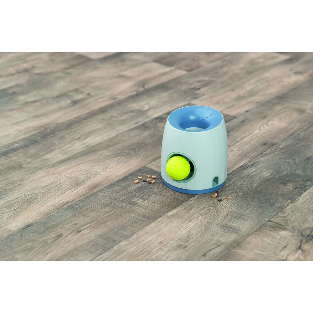 Игрушка Trixie Dog Activity для собак Ball and Treat интерактивная развивающая пластик 17х18 см