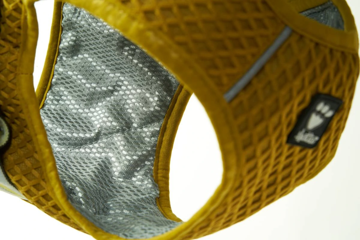 Охолоджуючий жилет для собак Hurtta Cooling Wrap 65-75 см Жовтий